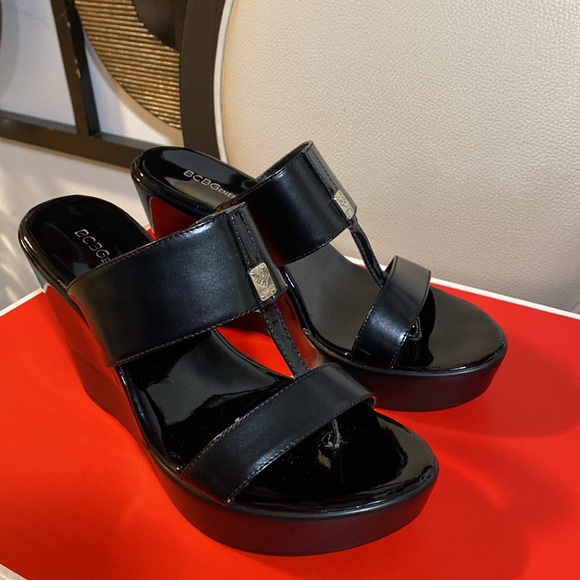 BCBG Wedge slippers used in good condition. - Picture 6 of 8